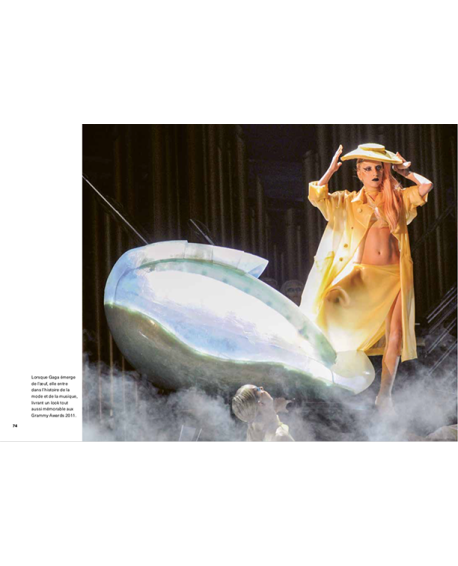 Livre illustré sur la vie de lady gaga, icône de la mode
